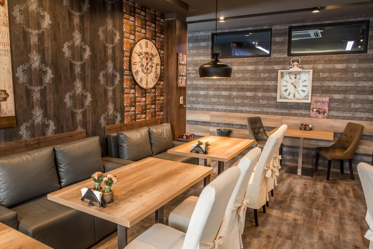 偶像酒店 特尔戈维什特 外观 照片